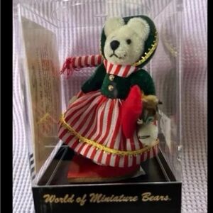 World of miniature Bears CAROL LE 1000 by Becky Wheeler Christmas 3” little bear